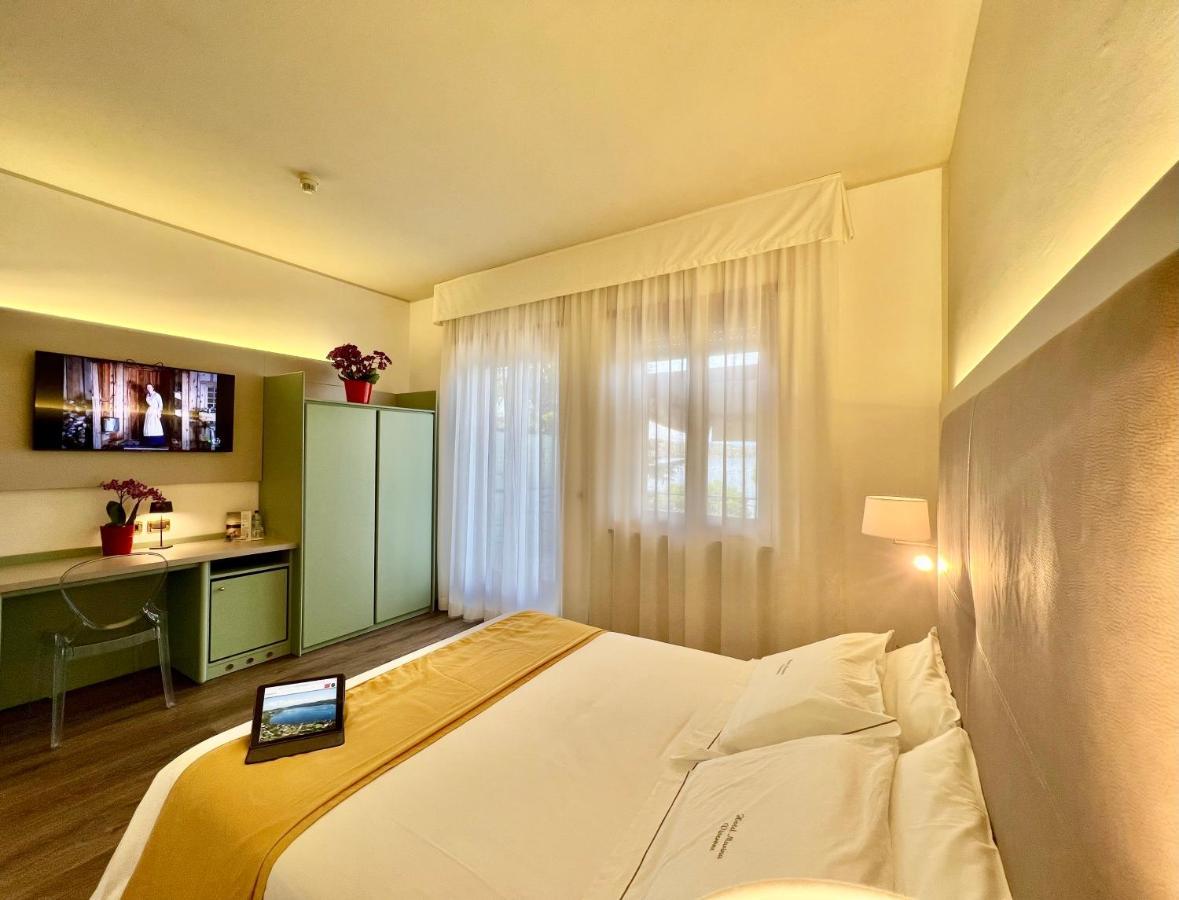 Hotel Marina Viverone Bagian luar foto