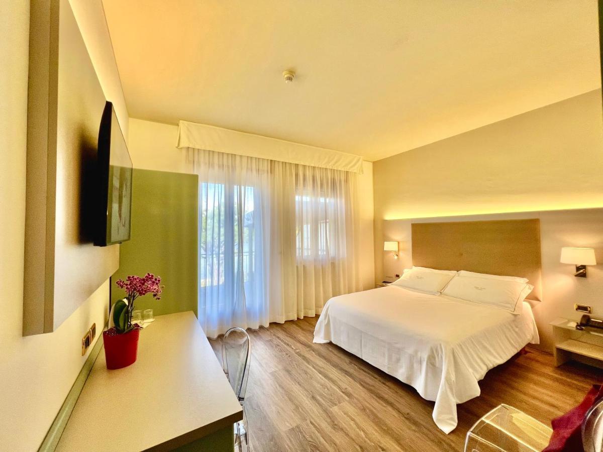 Hotel Marina Viverone Bagian luar foto
