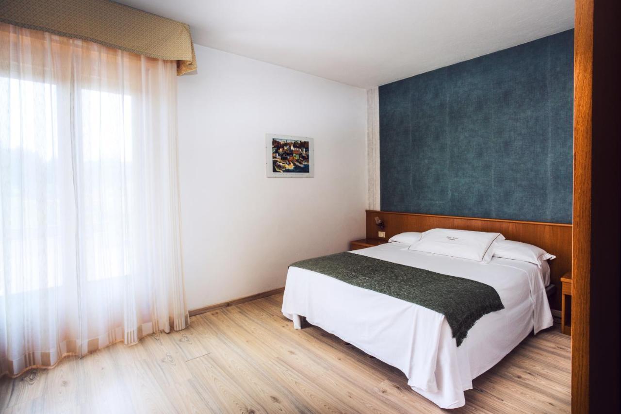Hotel Marina Viverone Bagian luar foto