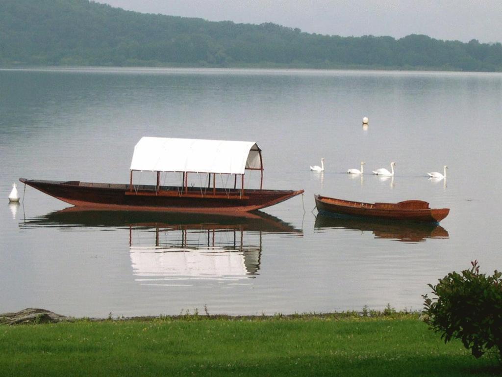Hotel Marina Viverone Bagian luar foto