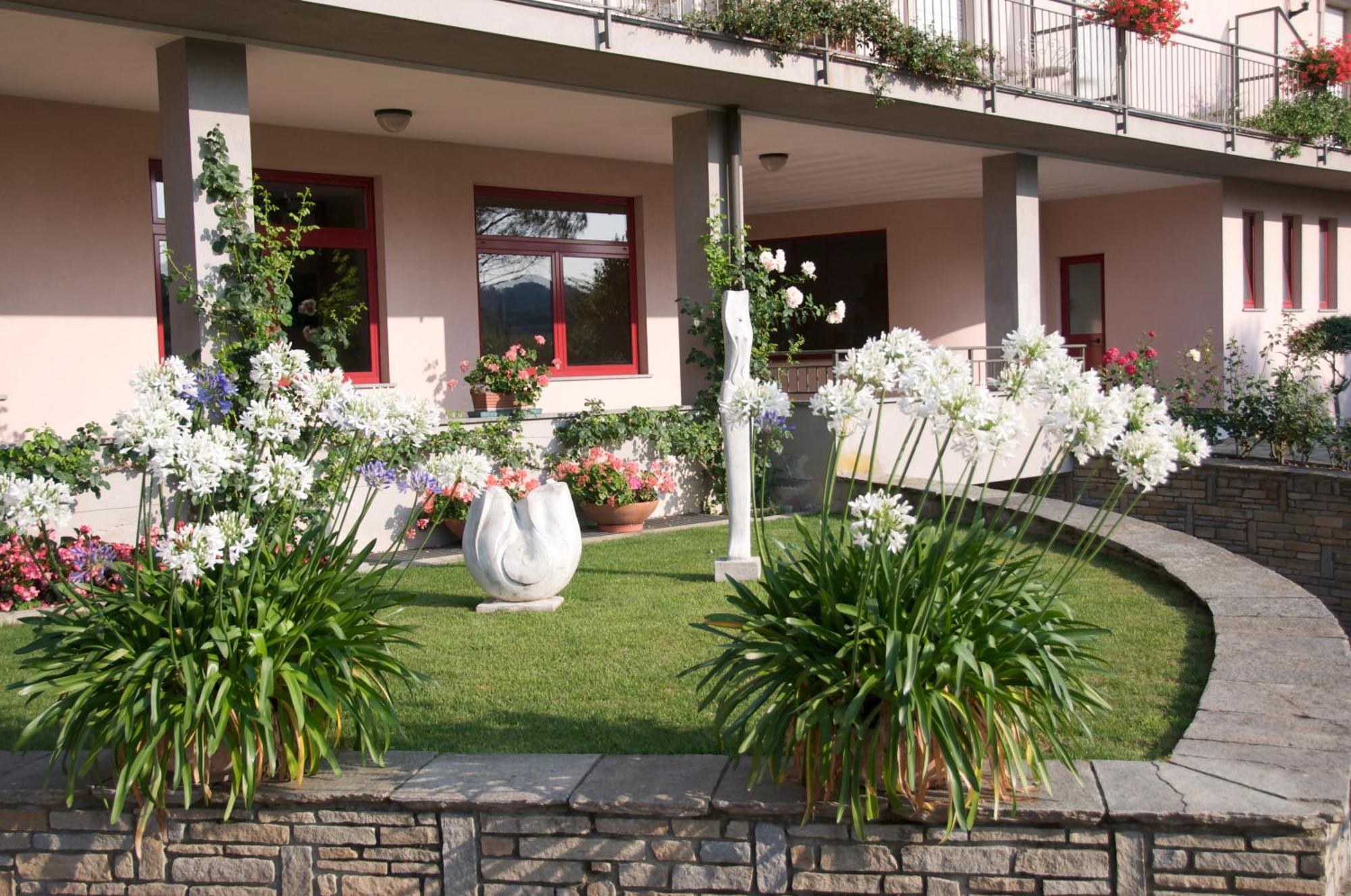 Hotel Marina Viverone Bagian luar foto